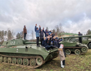 Напярэдадні прафесійнага свята ў 231-й артылерыйскай брыгадзе, якая дыслакуецца ў Бароўцы, прайшоў традыцыйны Дзень адчыненых дзвярэй