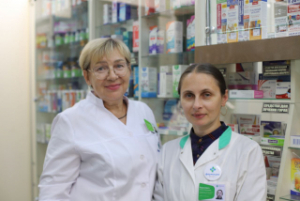 Дзень фармацэўта адзначаюць ва ўсім свеце сёння, 25 верасня. Гэта прафесійнае свята было заснавана ў 2009 годзе Міжнародным саюзам фармацэўтаў. Яго заснавалі, каб падкрэсліць важнасць дадзенай прафесіі і выказаць падзяку спецыялістам за іх працу