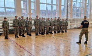 Для членаў ваенна-патрыятычнага клуба "Кананір" майстар-клас правёў інструктар па рукапашным баі асацыяцыі ветэранаў СПЕЦНАЗА войскаў МУС
