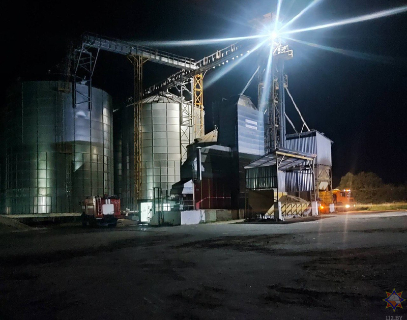 На пожаре в Лепельском районе работниками МЧС и сельского хозяйства спасено 59,99 тонн зерносмеси