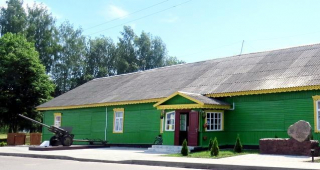 В Лепельском районном краеведческом музее организована выставка живописи «Эхо войны и память сердца», приуроченная к 75-летию освобождения Беларуси от немецко-фашистских захватчиков