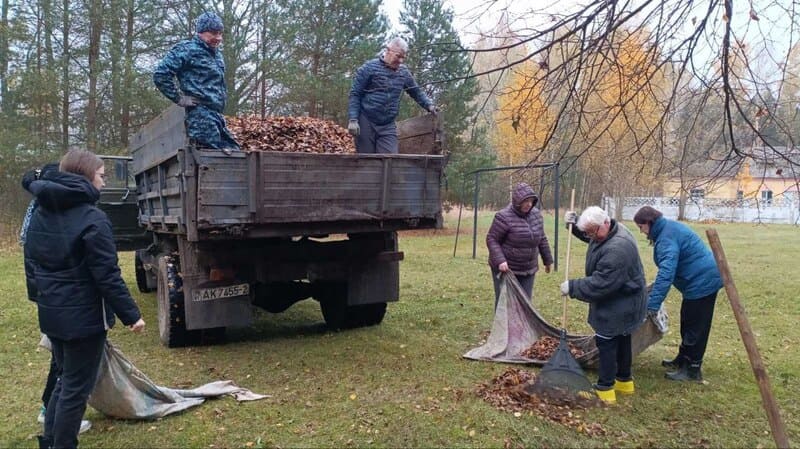 25 октября Лепельский район активно подключился к Республиканскому субботнику!