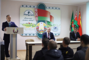 Раніца пятніцы ў калектыве філіяла "Лепельскі МКК" сёння пачалася не са звыклага працоўнага рэчышча, а з сур'ёзнай і слушнай гутаркі