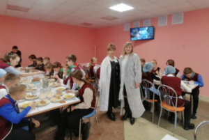 Раённая камісія па кантролі за арганізацыяй харчавання наведала школу ў Бароўцы
