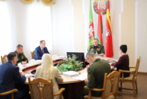 Міністр абароны Рэспублікі Беларусь Віктар Хрэнін правёў у Лепелі асабісты прыём грамадзян