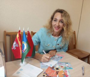 Напярэдадні Дня маці і Дня бацькі ў Лепельскай прафсаюзнай арганізацыі Беларускага прафесійнага саюза работнікаў аграпрамысловага комплексу стартавалі рэспубліканскія прафсаюзныя акцыі "Павіншуем маму разам!" і "Павіншуем тату разам!"