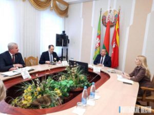 Анатоль Ліневіч правёў у Лепелі прыём грамадзян і «прамую лінію»
