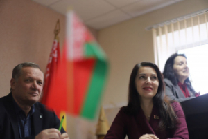 "Сямейнае выхаванне як аснова моцнай дзяржавы" - гэта тэма стала ключавой падчас сустрэчы членаў інфармацыйна-прапагандысцкай групы з калектывам філіяла "Лепельскі" ЗАТ "Віцебскаграпрадукт"