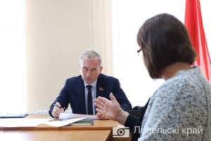 Віктар Азаронак правёў асабісты прыём грамадзян у Лепелі