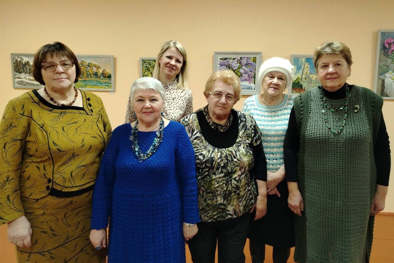 В Лепельском районном Центре ремесел открылась выставка «Тепло любимых рук»