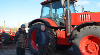Автопарк сельхозпредприятий Лепельского района
пополнился новой техникой на сумму около 2 миллионов рублей 