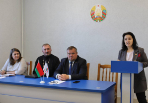 У рамках адзінага дня інфармавання на тэму "Сямейнае выхаванне як аснова моцнай дзяржавы" iнфармацыйна-прапагандысцкая група райвыканкама на чале з начальнікам аддзела ЗАГС Аленай Бельскай сустрэлася з работнікамі ўчастка электрасувязі Глыбоцкага ЗВЭС Віц
