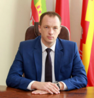 Віншаванне старшыні Лепельскага раённага выканаўчага камітэта Міхаіла Кісялевіча з Днём народнага адзінства