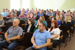 У рамках Адзінага дня інфармавання iнфармацыйна-прапагандысцкая група №1 раённага выканаўчага камітэта пад кіраўніцтвам старшыні Міхаіла Кісялевіча сустрэлася з працоўным калектывам КУВП "Бароўка"