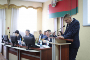 Выкананне дзяржаўнай праграмы "Камфортнае жыллё і спрыяльнае асяроддзе" на 2021-2025 гады ў Лепельскім раёне, а таксама меры, якія прымаюцца дзяржаўнымі органамі і арганізацыямі раёна па зніжэнні дарожна-транспартных здарэнняў разгледзелі сёння на пасяджэ