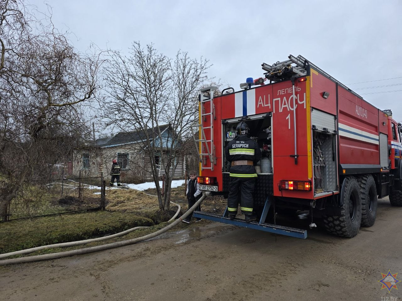 На пожаре в Лепеле работники МЧС спасли мужчину
